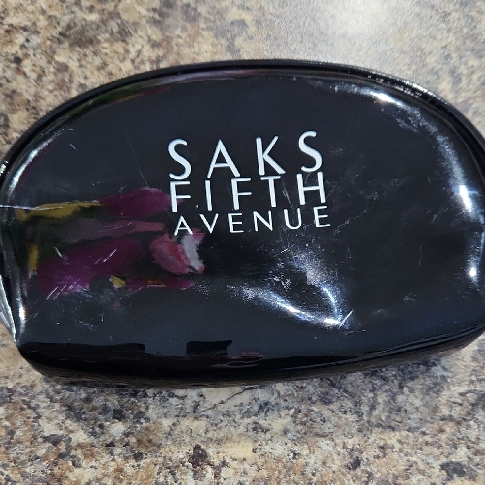 Saks Fifth Avenue Glossy Black Makeup Pouch - Picture 10 of 11